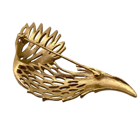 Vintage Trifari Folded Feather/Leaf Brooch Pin - Picture 8 of 8
